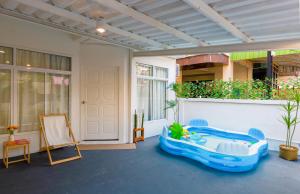 Hồ bơi trong/gần Ratchada Retreat Bespoke Urban Villa 3