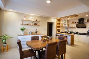 Cucina o angolo cottura di Atisha Hotel