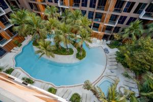 Bazén v ubytování The Marin Phuket Kamala Beach nebo v jeho okolí