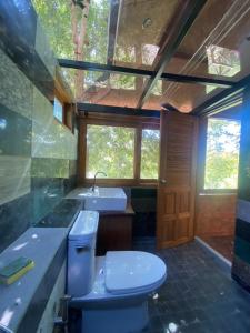 Vannituba majutusasutuses Tasana Garden Saraphi ทาซาน่าการ์เด้น สาขาสารภี +154 fotot