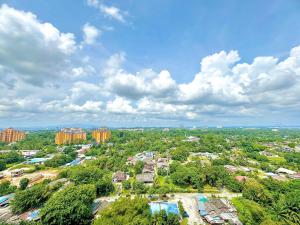 eine Aussicht über eine Stadt mit Gebäuden und Bäumen in der Unterkunft Central Park Tampoi studio by Luxecocoo CK in Johor Bahru