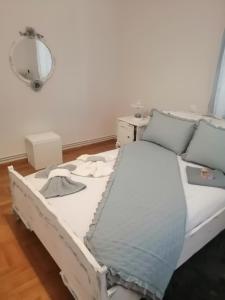 Postel nebo postele na pokoji v ubytování Dandelions