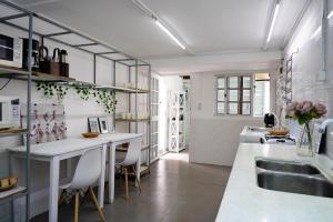 Η κουζίνα ή μικρή κουζίνα στο Hué Hostel +17 φωτογραφίες