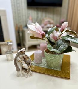 TV a/nebo společenská místnost v ubytování Vintage De Lux, Top Location, 2Bdr Grand Monastery, Pamporovo