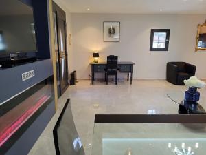 Photo de la galerie de l'établissement Appartement Luxe dans Villa Borghese La Boisse, à La Boisse