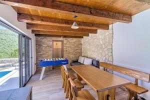 La alberca dentro o cerca de Villa Green Sky