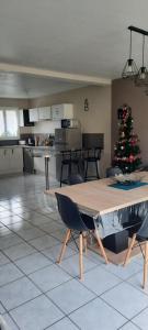 Kuchnia lub aneks kuchenny w obiekcie La Maison LOLA