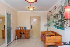 Posezení v ubytování Happy Dragon Alley Hotel-In the city center close to the subway&free coffe laundry Fluent English speaking,Tourist attractions ticket service&food recommendation,Near Tian Anmen Forbiddencity,Near Lama temple,Easy access to the airport