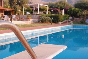 Piscina en o cerca de Casetta Nikà