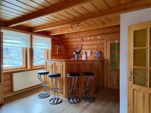 Kuchyňa alebo kuchynka v ubytovaní Apartamenty Sosna