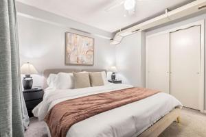 Кровать или кровати в номере Maple Heights Haven - Unit 4