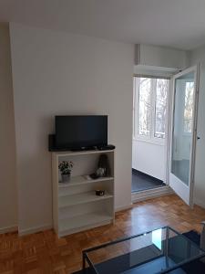TV a/nebo společenská místnost v ubytování Green Place