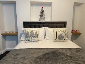 Postel nebo postele na pokoji v ubytování Our Happy Place Scarborough