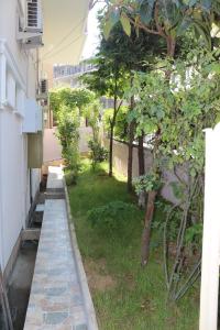 Güler Central Apartmentにある庭