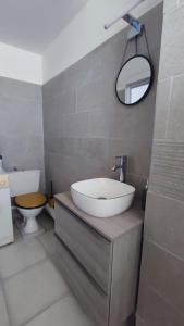 Ένα μπάνιο στο Les Franciseas +11 φωτογραφίες