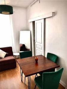 Istumisnurk majutusasutuses Très joli appartement à Puteaux centre ville