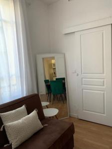 Istumisnurk majutusasutuses Très joli appartement à Puteaux centre ville