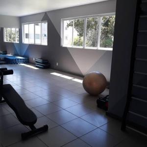 Phòng/tiện nghi tập thể dục tại Apto Condomínio tipo ClubResort
