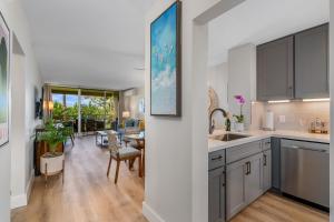 Køkken eller tekøkken på 2 Bedroom 2 Bath Luxury Oceanfront Resort Vistas