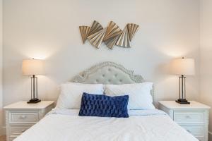 Llit o llits en una habitació de Bellevue Splendor Elm Room BY Betterstay