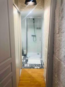 Un baño de Studio centre historique ! À 100m de la Cathédrale 9 fotos más