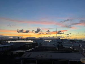 Sólarupprás eða sólsetur séð frá eða í nágrenni íbúðarinnar