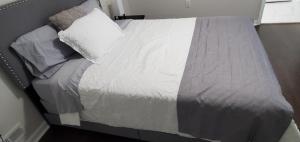 Cozy newly renovated house客房内的一张或多张床位