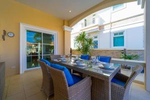 Foto Hua Hinis asuva majutusasutuse Luxurious 5-Bedroom Private Pool Villa! PV5 galeriist