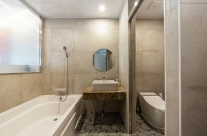Koupelna v ubytování Gimpo JK Hotel