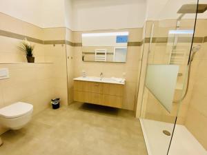 Et badeværelse på Berringer Lachs + 8 billeder