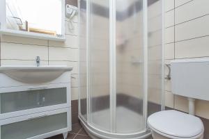 Ένα μπάνιο στο Apartments Villa Maris