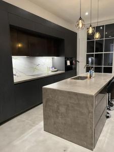 Gallery image of 3 Bedroom, 3 bathroom large flat with sea views! in Hastings