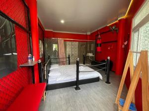COUPLE HOTEL - KHACH SAN TINH YEU emeletes ágyai egy szobában