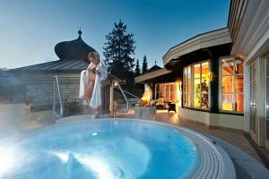 Goście zatrzymujący się w obiekcie Salzburgerhof, das 5-Sterne Hotel von Zell am See