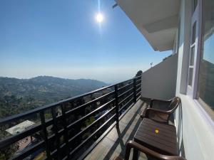 Redeem Cafe & Homestay的阳台或露台