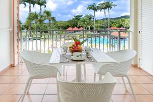A piscina localizada em Tropicanavibes - Vue mer à Sainte-Luce ou nos arredores