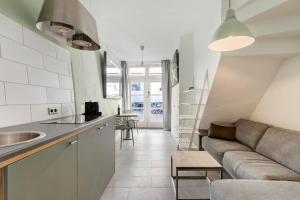 Virtuvė arba virtuvėlė apgyvendinimo įstaigoje Beautiful apartment in vibrant Utrecht City Center