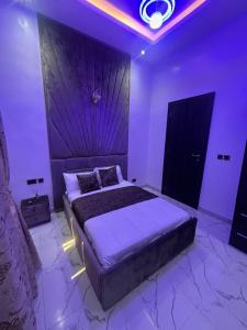 Postel nebo postele na pokoji v ubytování Exquisite 3 Bed