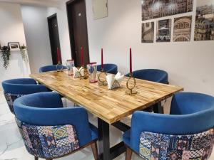 Istumisnurk majutusasutuses Premium Apartment in Hiranandani Powai by Maxxvalue - Chitranjan