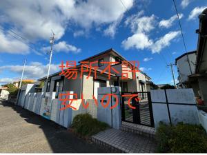 El edificio en el que está la casa de huéspedes