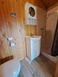 Et badeværelse på POD FALAMI - domki letniskowe + 45 billeder