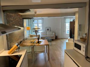 Kuchyňa alebo kuchynka v ubytovaní KAI GANE Excepcional apartamento puerto viejo de Bermeo