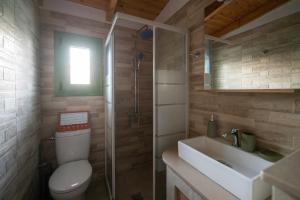 Koupelna v ubytování House by the sea + 32 fotografií