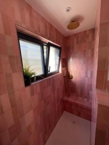 Un baño de Charmant rez de jardin de villa