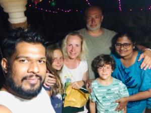 Una família a Khongaha Villa Holiday Home