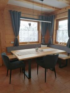 Fotografie z fotogalerie ubytování Ferienwohnung Mireille v destinaci Oberperfuss