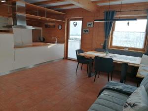 Kuchyň nebo kuchyňský kout v ubytování Ferienwohnung Mireille