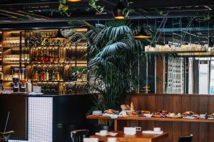 Nápoje v ubytování Hotel Twenties Tbilisi - Stay & Dine