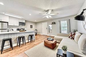 Η κουζίνα ή μικρή κουζίνα στο Near Deep Ellum Downtown Dallas Flat