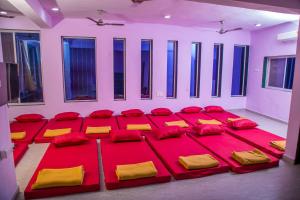 Letto o letti in una camera di Oxygen Resort, Akshi